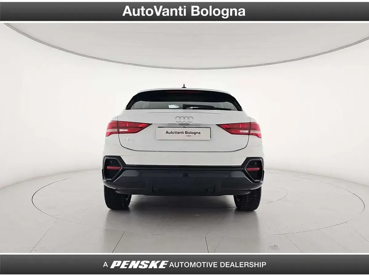 Usata Audi Q3 Business Plus 150 CV (110 kW) 2023 Bianco SUV