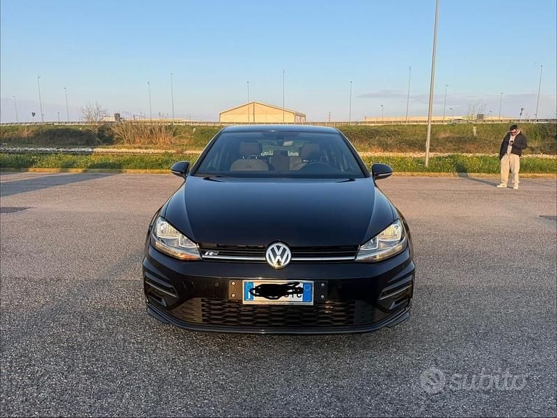 Usata VW Golf VII R-line 150 CV (110 kW) 2019 Nero Berlina