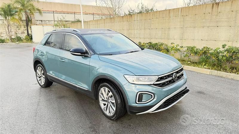 Usata VW T-Roc 116 CV (85 kW) 2022 Blu SUV