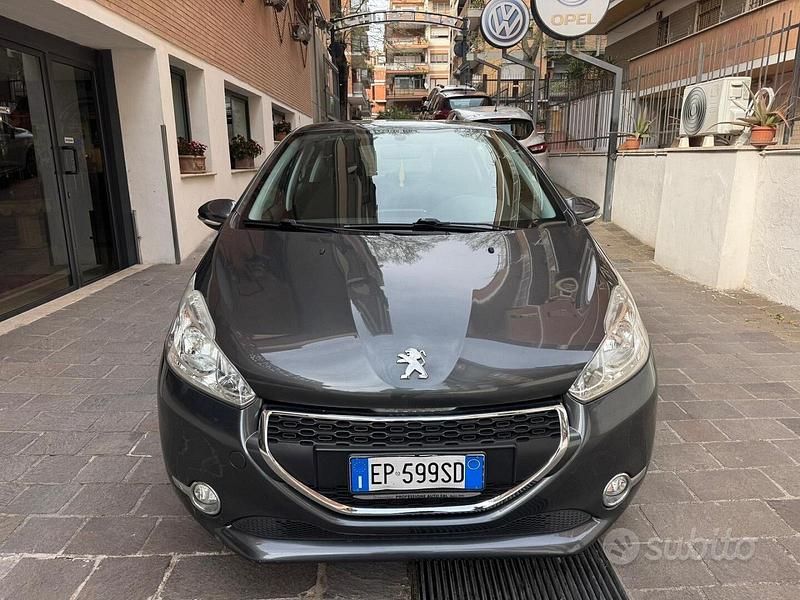 Usata Peugeot 208 Active 82 CV (60 kW) 2013 Bianco Utilitaria