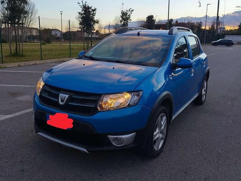 Usata Dacia Sandero Prestige 90 CV (66 kW) 2016 Blu/azzurro SUV