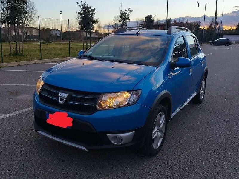 Usata Dacia Sandero Prestige 90 CV (66 kW) 2016 Blu/azzurro SUV