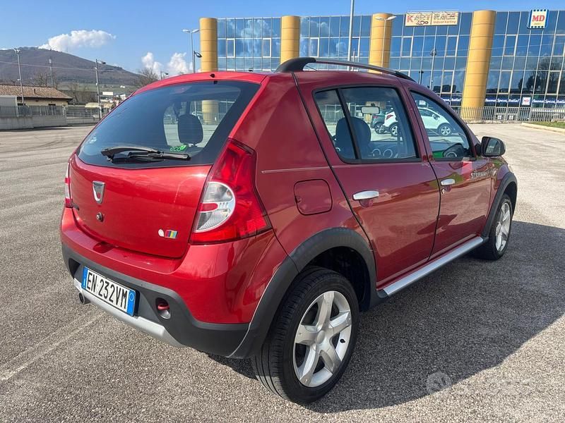 Usata Dacia Sandero Stepway 90 CV (66 kW) 2012 Rosso Berlina
