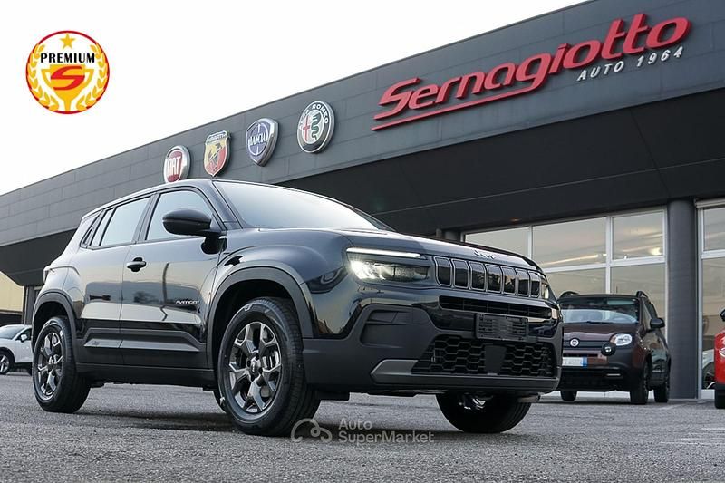 Nuova Jeep Avenger Longitude 101 CV (74 kW) 2025 Nero volcano SUV