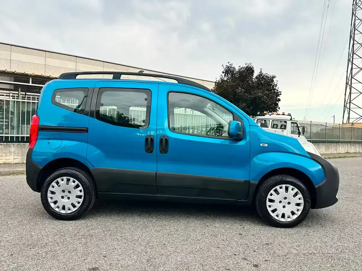 Usata Peugeot Bipper Outdoor 73 CV (53 kW) 2009 Blu Monovolume