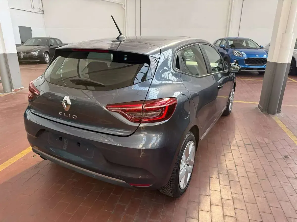 Usata Renault Clio V Zen 91 CV (66 kW) 2021 Other Berlina