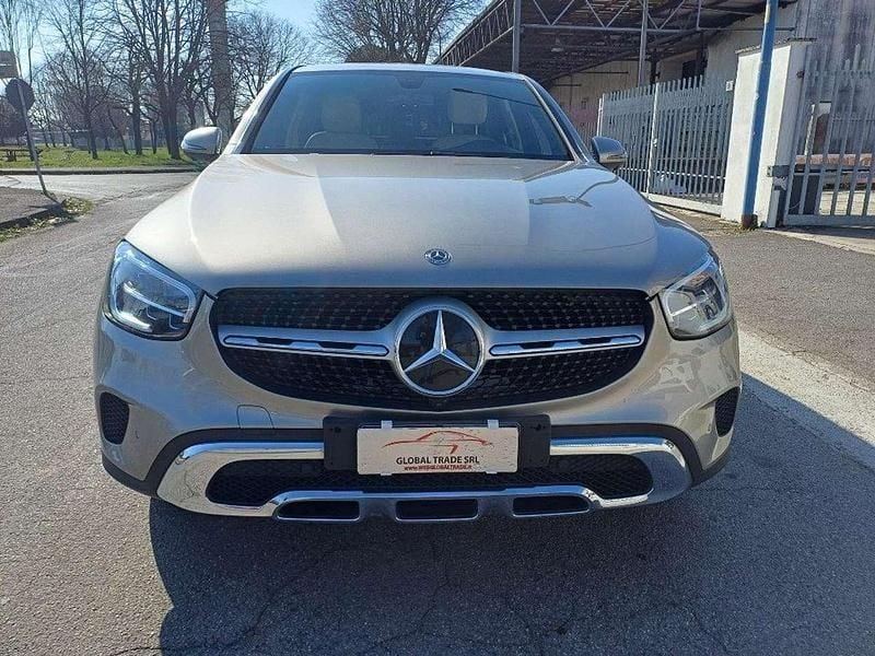 Usata Mercedes GLC300 245 CV (180 kW) 2019 Marrone Coupé