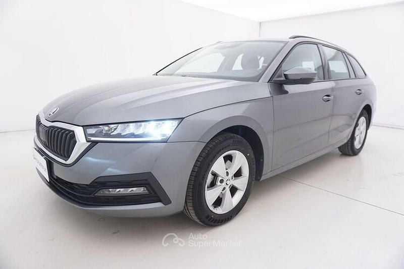 Usata Skoda Octavia 116 CV (85 kW) 2022 Gray Station wagon