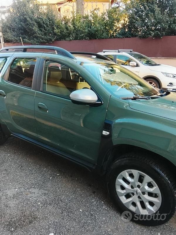 Usata Dacia Duster 90 CV (66 kW) 2023 Verde Station wagon