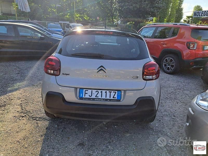 Usata Citroën C3 Shine 75 CV (55 kW) 2017 Grigio chiaro Berlina