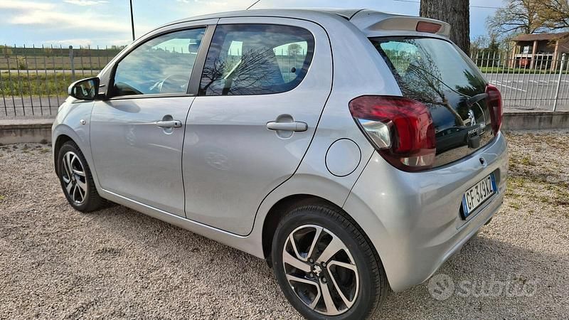 Usata Peugeot 108 Allure 72 CV (52 kW) 2021 Grigio Berlina