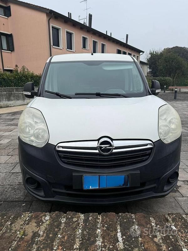 Usata Opel Combo 2016 Bianco Monovolume