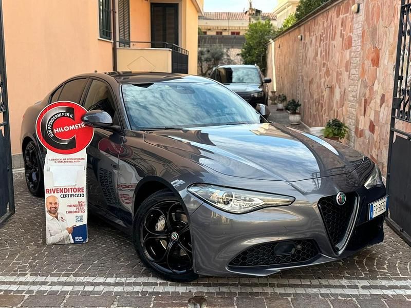Grigio Usata 2018 Alfa Romeo Giulia Super Tre volumi | 16.490 € (Buon prezzo) - Immagine 1/4