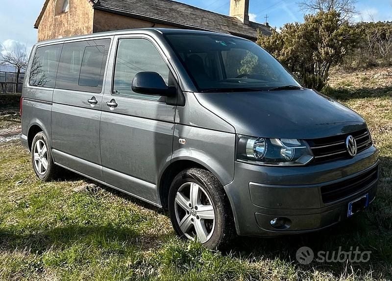 Usata VW T5 2011 Grigio Furgone