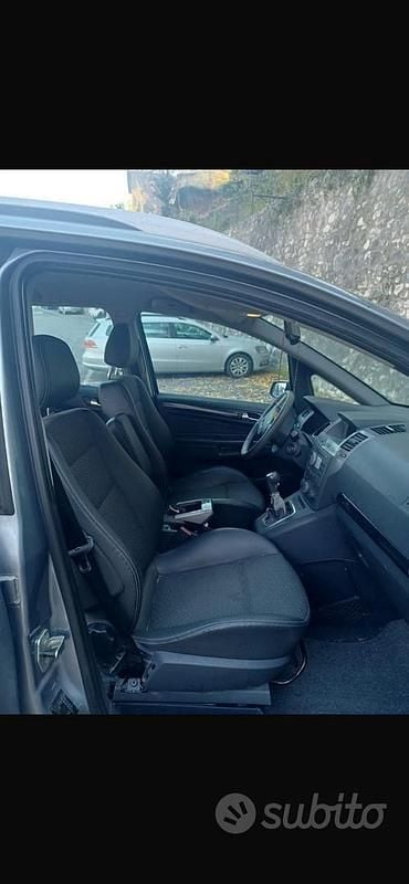 Usata Opel Zafira 120 CV (88 kW) 2005 Grigio Monovolume