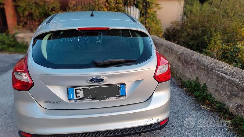 Usata Ford Focus 120 CV (88 kW) 2013 Grigio