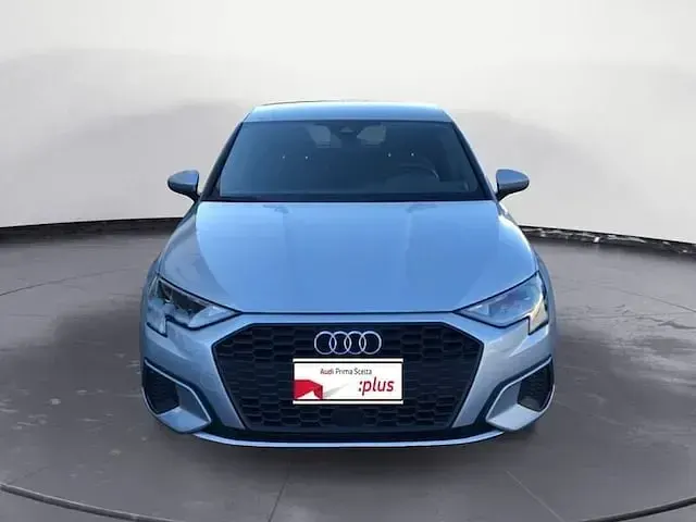 Usata Audi A3 Business 150 CV (110 kW) 2021 Argento floret metallizzato Berlina