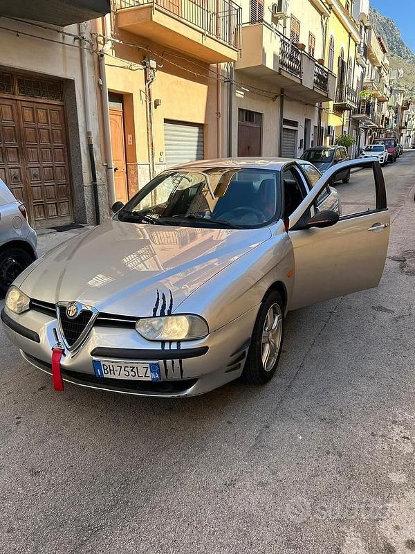 Usata Alfa Romeo 156 105 CV (77 kW) 2000 Grigio Berlina