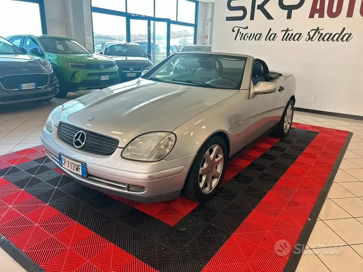 Usata Mercedes SLK200 192 CV (141 kW) 1998 Grigio Cabrio
