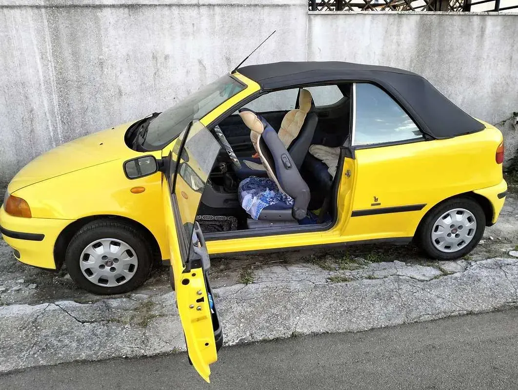 Usata Fiat Punto Cabriolet S 60 CV (44 kW) 1998 Giallo Cabrio
