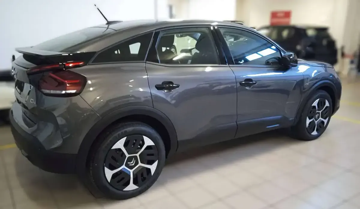 Usata Citroën C4 101 CV (74 kW) 2024 Grigio platino SUV