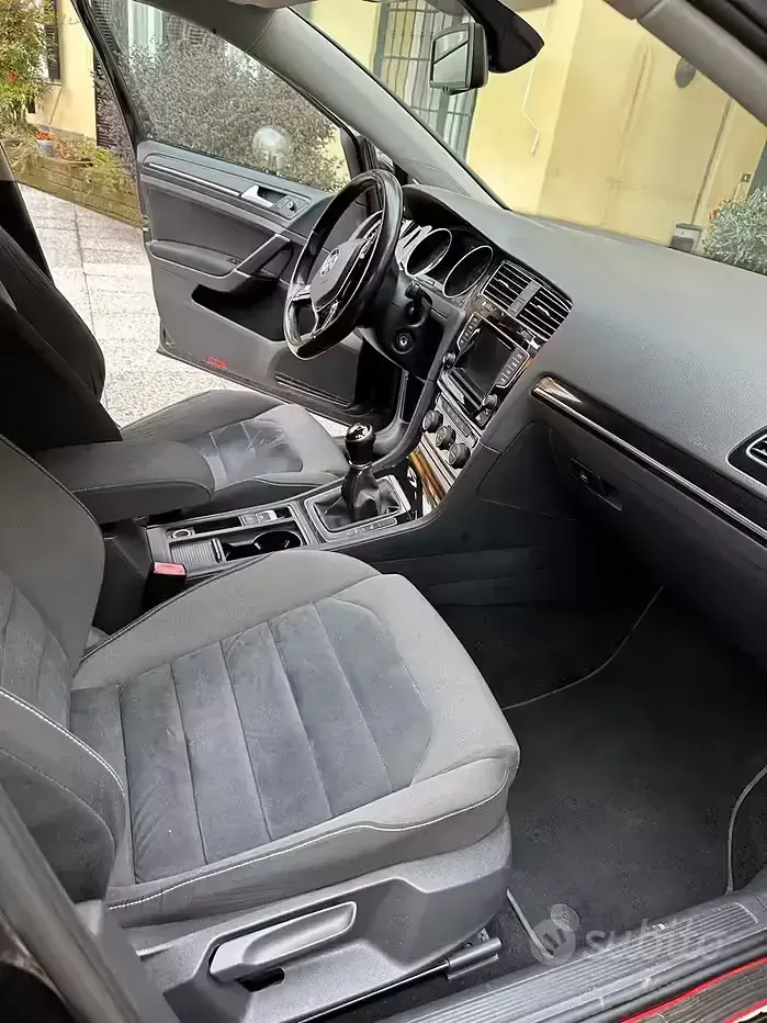 Usata VW Golf VII Highline 105 CV (77 kW) 2015 Berlina