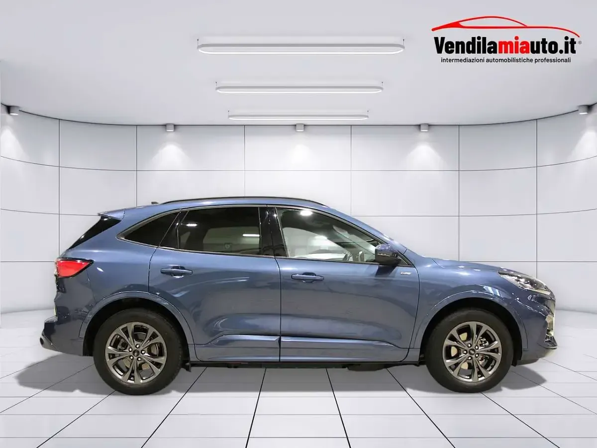 Usata Ford Kuga ST-Line 152 CV (111 kW) 2023 Blu/azzurro SUV
