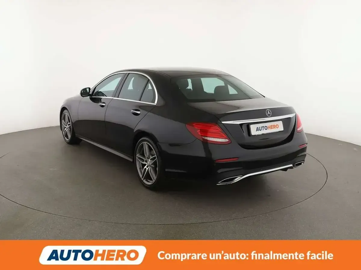 Usata Mercedes E220 AMG line 194 CV (142 kW) 2017 Nero Berlina