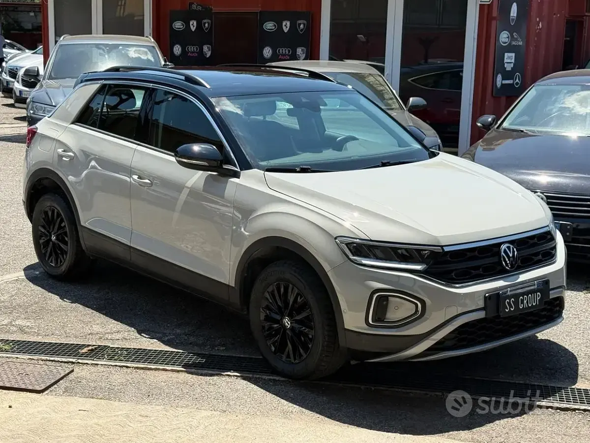 Usata VW T-Roc Sportline 110 CV (80 kW) 2023 Bianco SUV