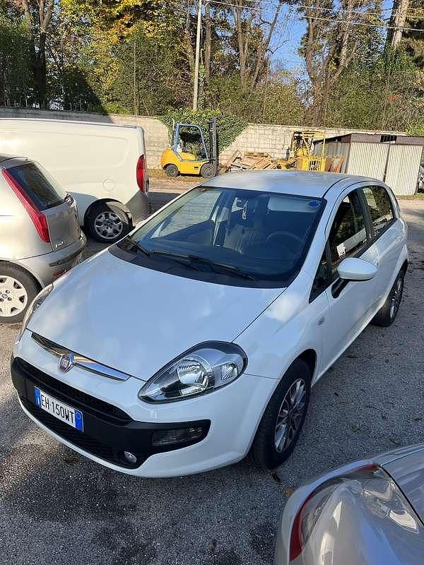 Usata Fiat Punto Evo Dynamic 69 CV (50 kW) 2011 Utilitaria
