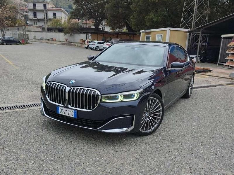 Usata BMW 730L 265 CV (194 kW) 2020 Blu/azzurro Berlina