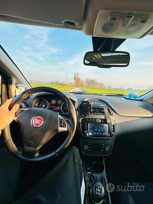 Usata Fiat Punto Lounge 95 CV (69 kW) 2012 Grigio Utilitaria