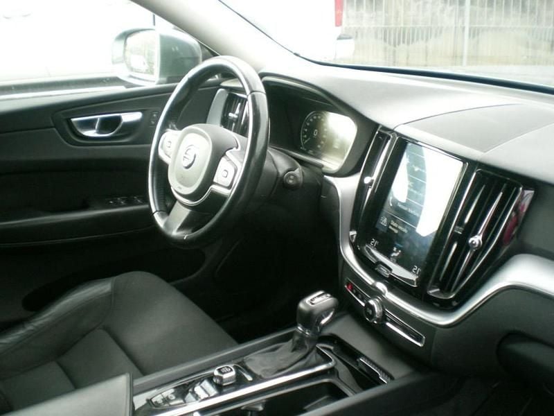 Usata Volvo XC60 Momentum 190 CV (139 kW) 2020 Grigio SUV