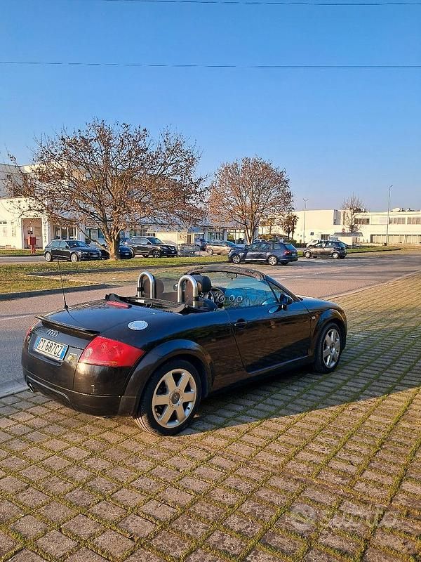 Usata Audi TT Roadster 150 CV (110 kW) 2000 Nero Cabrio