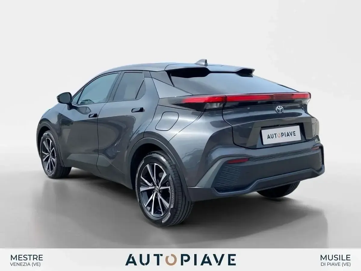 Usata Toyota C-HR Trend 223 CV (164 kW) 2025 Grigio SUV