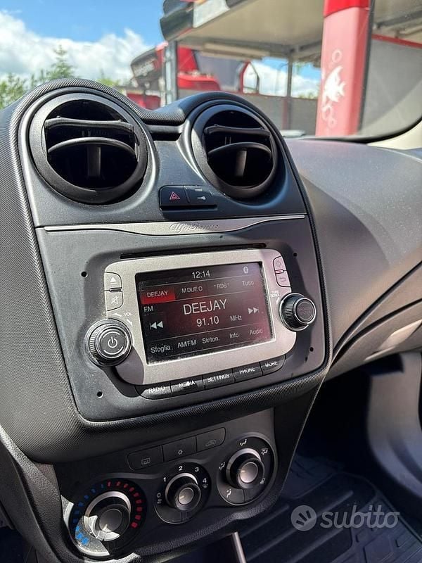 Gebraucht Alfa Romeo MiTo 85 PS (62 kW) 2013 Schwarz Kleinwagen