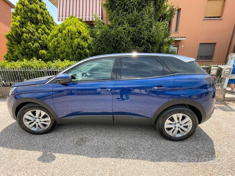 Usata Peugeot 3008 Business-Line 131 CV (96 kW) 2019 Blu SUV