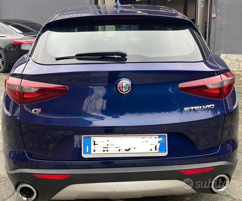 Usata Alfa Romeo Stelvio 190 CV (139 kW) 2019 Blu SUV