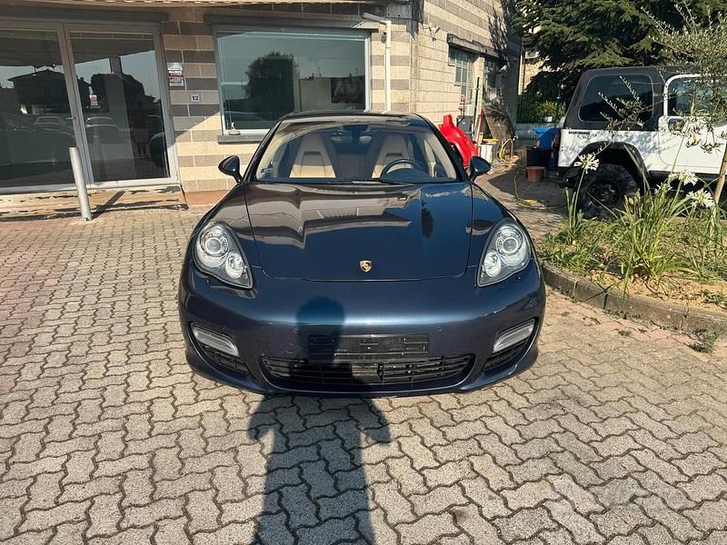 Usata Porsche Panamera Turbo S 550 CV (404 kW) 2011 Blu Utilitaria