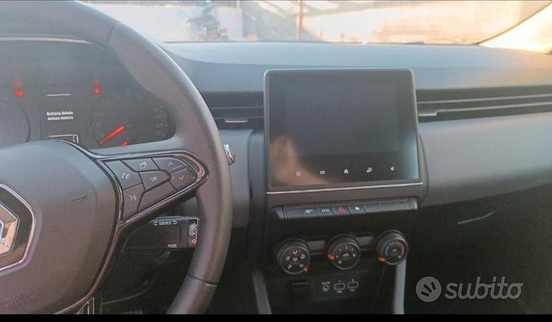 Usata Renault Clio V Life 100 CV (73 kW) 2021 Nero Berlina