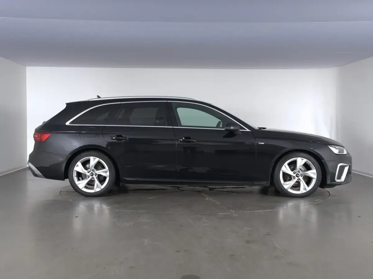Usata Audi A4 S-Line 163 CV (119 kW) 2022 Nero mito metallizzato Station wagon