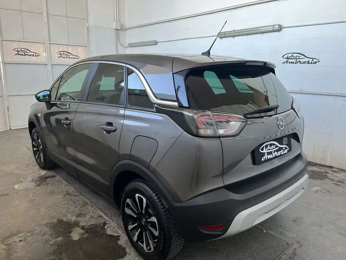 Usata Opel Crossland Elegance 131 CV (96 kW) 2023 Grigio SUV