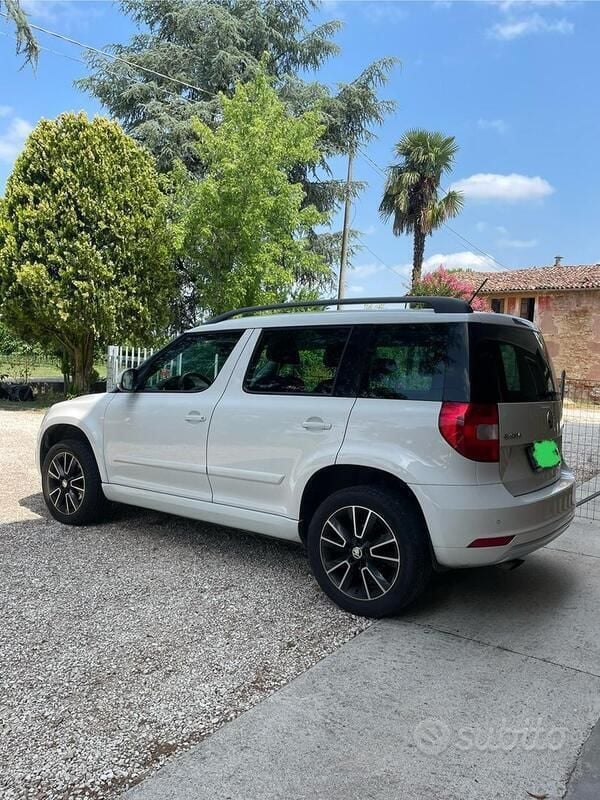 Usata Skoda Yeti Style 110 CV (80 kW) 2017 Bianco SUV
