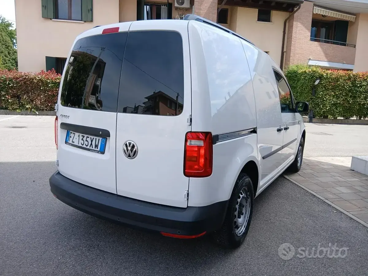 Usata VW Caddy Comfortline 111 CV (81 kW) 2019 Bianco Monovolume