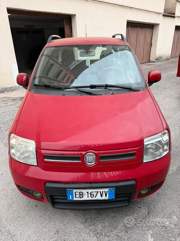 Usata Fiat Panda Climbing 60 CV (44 kW) 2010 Rosso Utilitaria