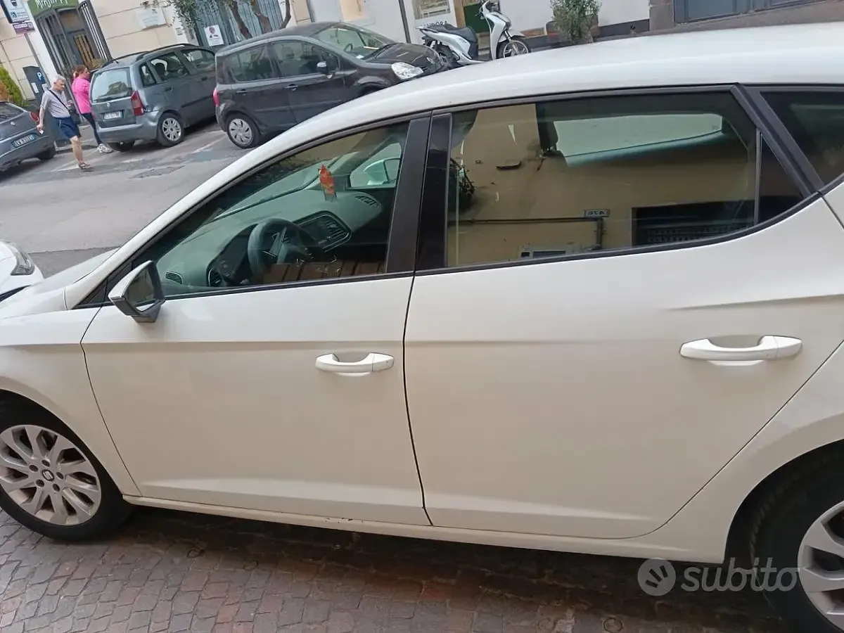 Usata Seat Leon 75 CV (55 kW) 2014 Berlina