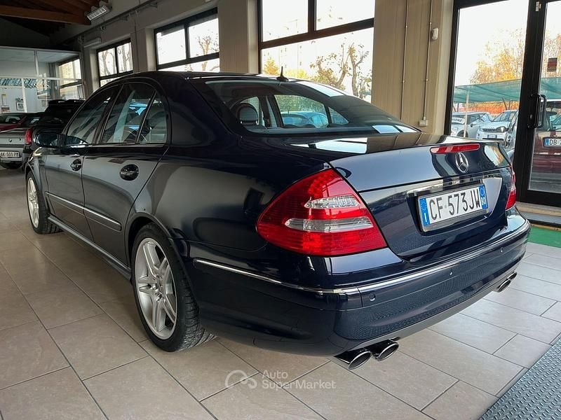 Usata Mercedes E55 AMG AMG 476 CV (350 kW) 2003 Blu/azzurro Berlina