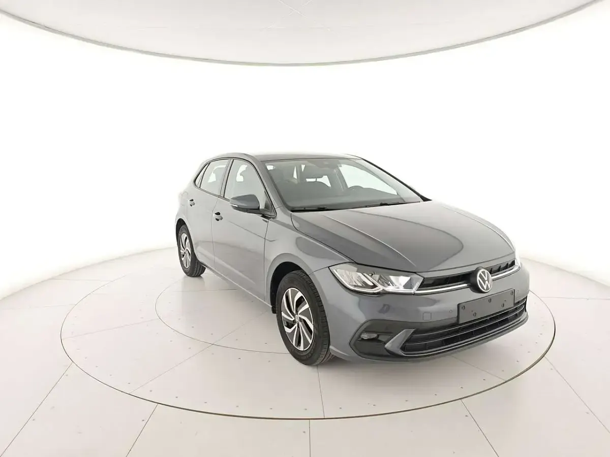 Usata VW Polo Life 95 CV (69 kW) 2025 Grigio Utilitaria