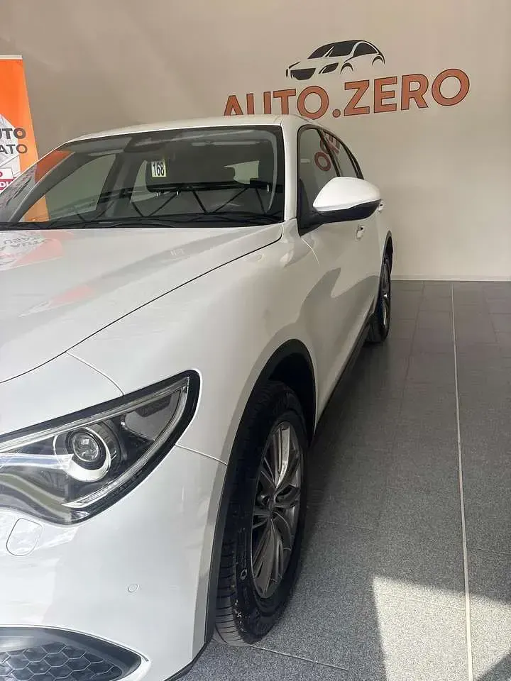 Usata Alfa Romeo Stelvio Super 190 CV (139 kW) 2018 Bianco SUV