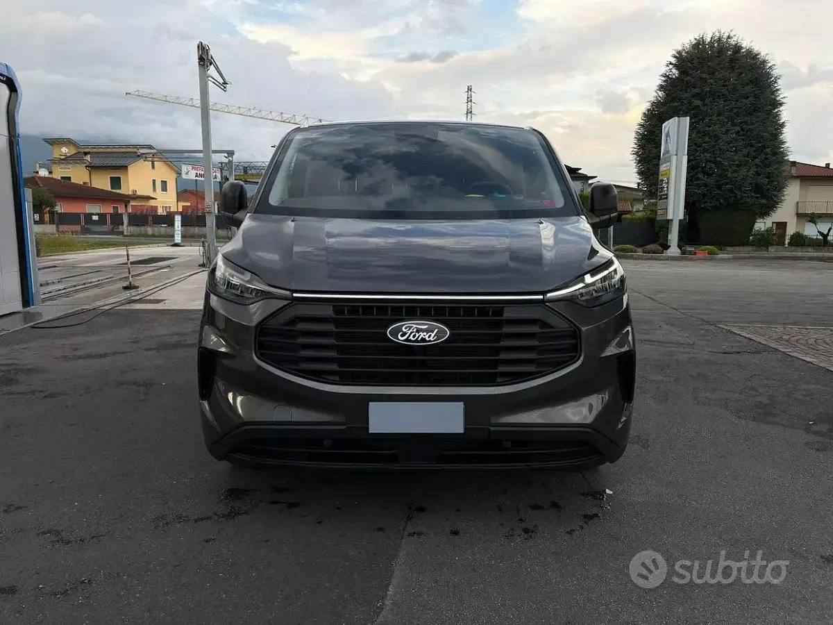 Usata Ford Transit Custom 136 CV (100 kW) 2024 Berlina